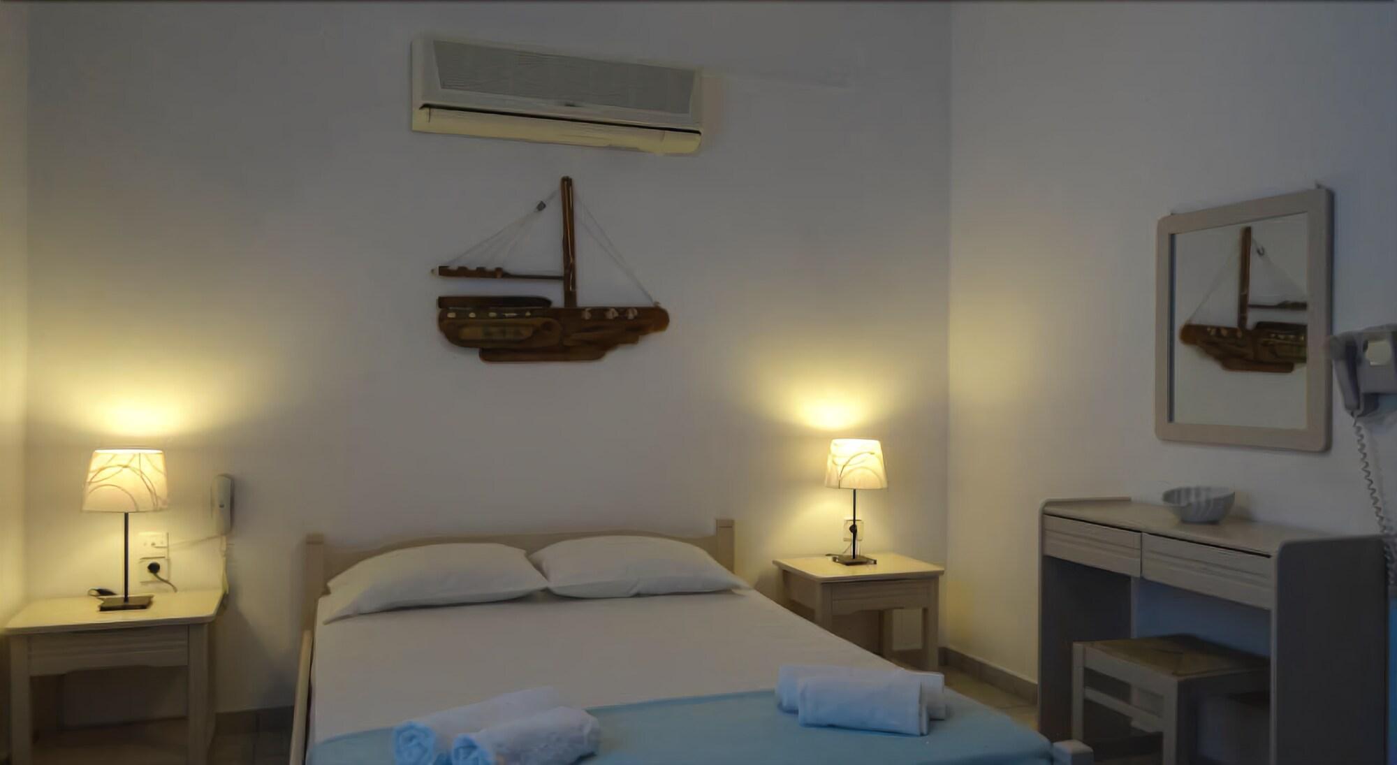 אדאמאס Agnanti Hotel מראה חיצוני תמונה